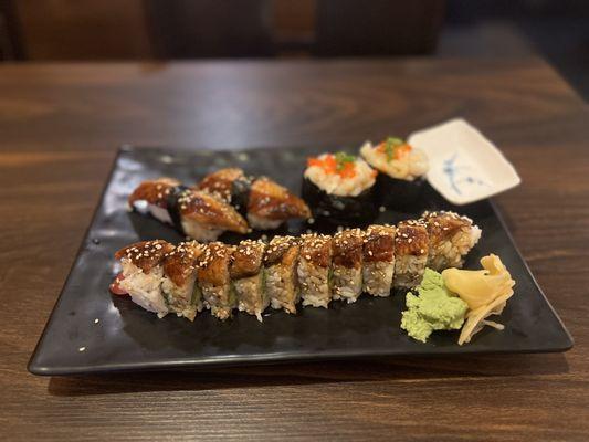 Hotate nigiri, unagi nigiri, the roll had tuna inside unagi in top