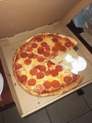 Small pepperoni pizza