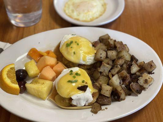 Crab Cakes Benedict