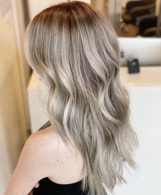 Natural blonde by Amanda