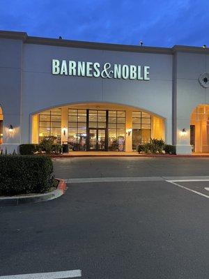 Barnes & Noble