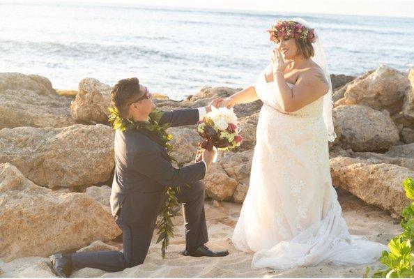 Poses on the beach designed by our photographer