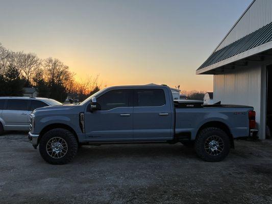 Dave's Tinting & Glass Repair