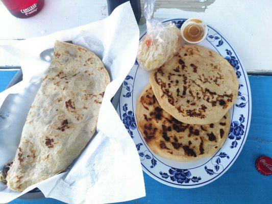 A baleada and two pupusas.