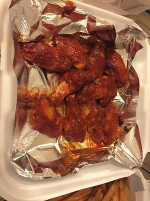 Wow smh frozen wings with buffalo sauce...!!