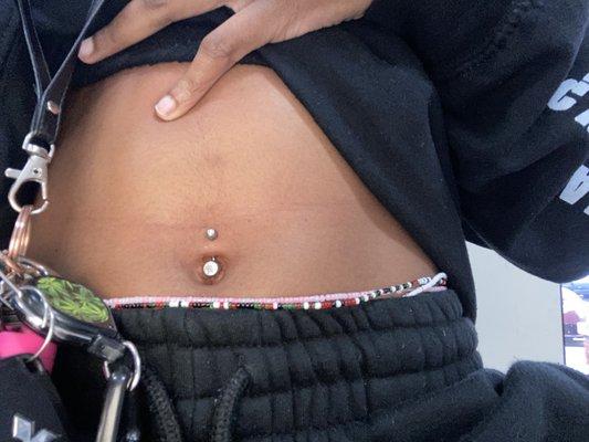 Navel peircing