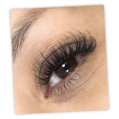 Volume lashes