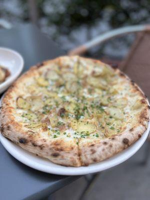 Heirloom Potato , Caramelized Onion And White Truffle Oil Pizza