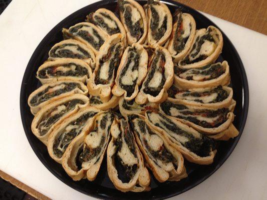 Spinach and cheese calzone platter