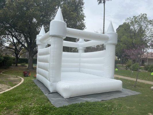 Size: 13 X 13
Open White Bounce House