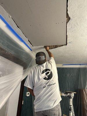 Repairing plaster ceilings