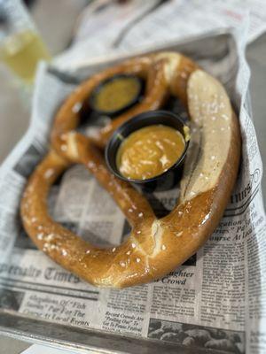 Large Pretzel (the cheese is amazing and the mustard is tasty too)