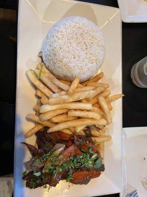 Lomo saltado