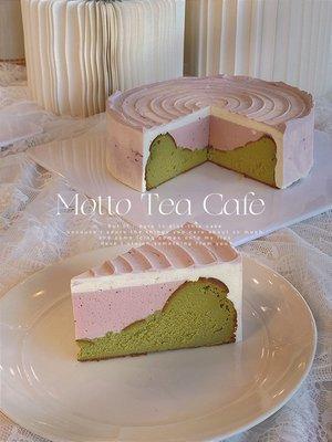 Matcha Strawberry Basques Cheese Cake