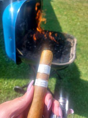 Rocky Patel vintage 1999 while grilling