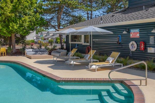 Poolside Lounge Seating