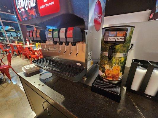 Drink station with instant tea