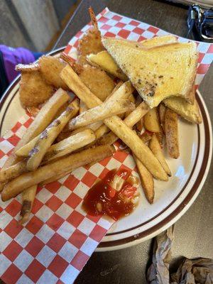 Jumbo shrimp w/ fries