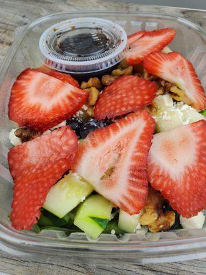 Cafe Menu - Berry Salad!
Delicious and refreshing.