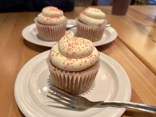 Strawberry cupcakes. They had been in the fridge for a while, so the icing was pretty solid. Flavors were great though.