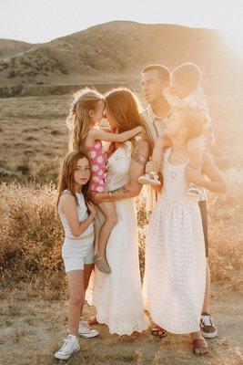 gorgeous summer family photo shoot by Paige Rance Photography