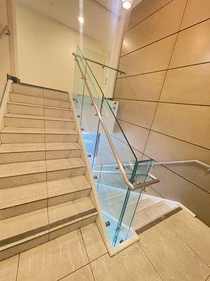 Glass railing