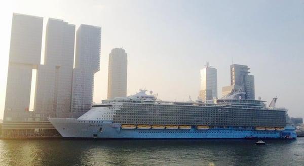 Oasis Of The Seas in Rotterdam, NL