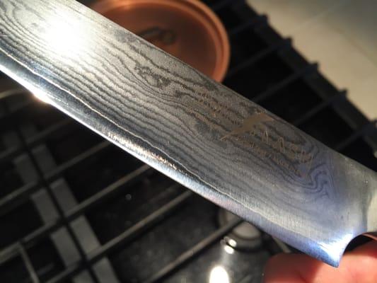 Mirror finish on the blade edge from traditional whetstone sharpening