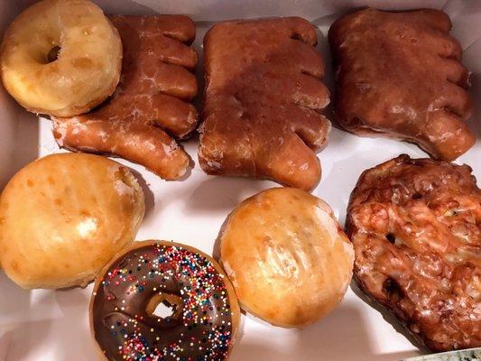 Different variety of donuts which is all delicious