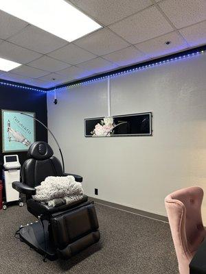 Where all the lovely rejuvenating treatments happen. Botox, Dysport, Daxxify, HA Fillers.