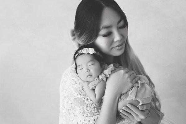 orange county newborn photographer, newborn photographer, family photographer, newborn photo,  best newborn photographer, luxury studio,