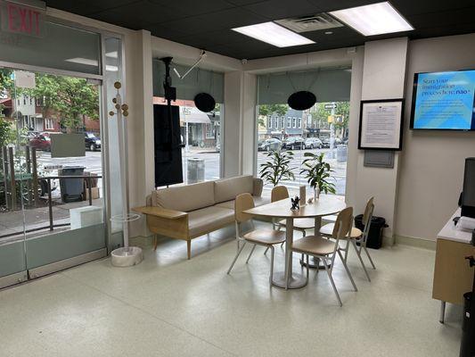 Nao Medical Williamsburg Urgent Care waiting area, comfortable seating, clean environment