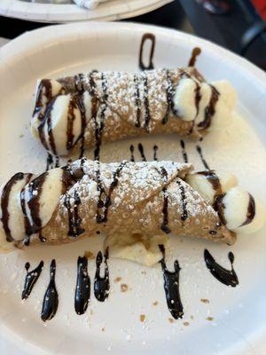 Cannolis!!