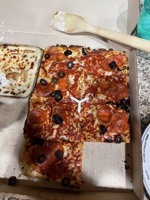 A cheese less pizza