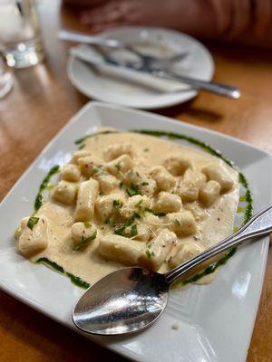 Black truffle gnocchi... absolutely to die for