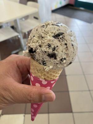 Oreo cookies and cream ice cream