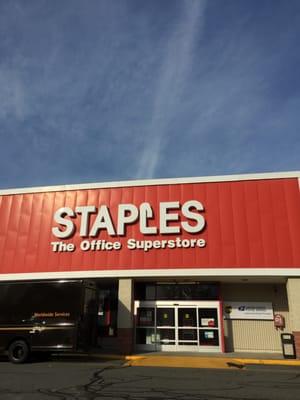 Raynham Staples -- 600 South Street W, @ New State Highway / Route 44 Junction, Raynham      Storefront