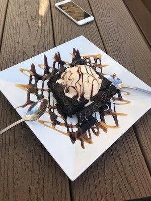 Brownie Fudge Sundae - Perfect for sharing!