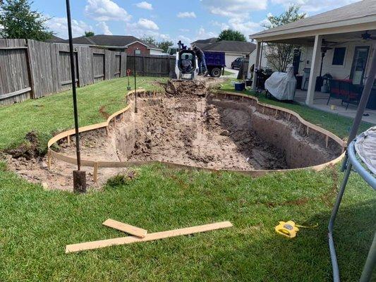 Digging pool