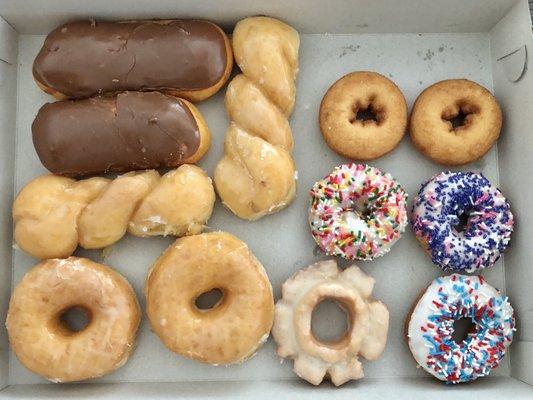 A dozen o' donuts