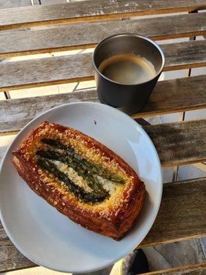 Interesting new baked goods at James Coffee.   This one is an asparagus ricotta danish to go along with my Americano #jamescoffeeco