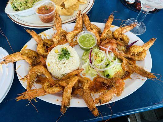 Camarones Zarrandeados con Cascara