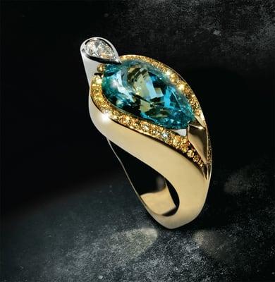 A unique design that features a 5.00 carat aquamarine.