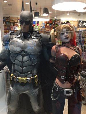 Full-size Batman and Harley Quinn