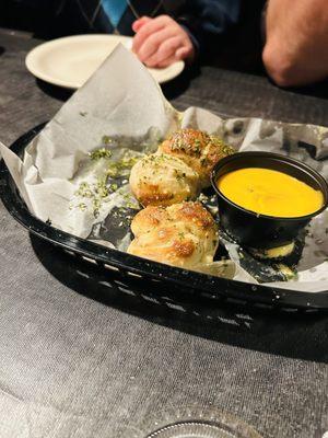 Garlic knots