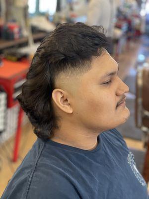 By Barber "Citó" (Mid skin fade mullet) (IG @fistloco)