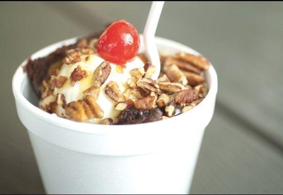 Custard sundae with lots of pecans