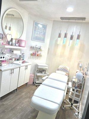 Alexis - Facial/Waxing Room @lex.kiss