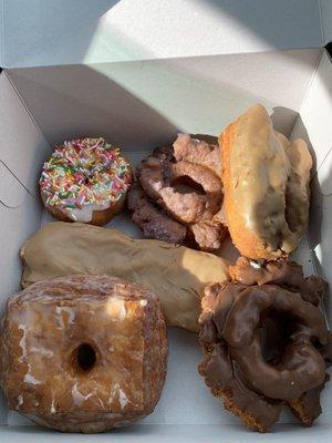 White sprinkles, blueberry old fashioned, maple buttermilk (favorite), glazed kronut, and chocolate old fashioned