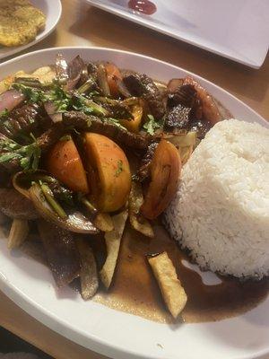 Lomo saltado